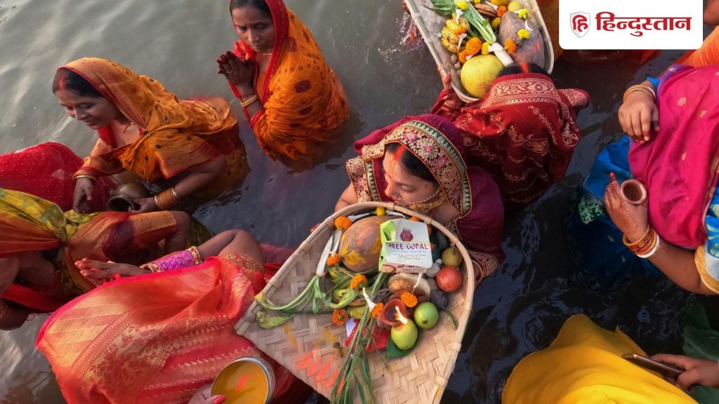 છઠ માતાની આરતી: વાંચો છઠ્ઠ મૈયાની આરતી, જય છઠ્ઠી મૈયા ઓ જે કેરવા જે ફરેલા ખબાદ… Chhath mata aarti: पढ़ें छठ मैया की आरती, जय छठी मैया ऊ जे केरवा जे फरेला खबद...