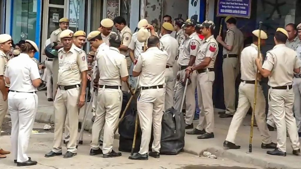 भ्रष्टाचार के खिलाफ बड़ी कार्रवाई में छत्तीसगढ़ पुलिस की ईओडब्ल्यू ने...