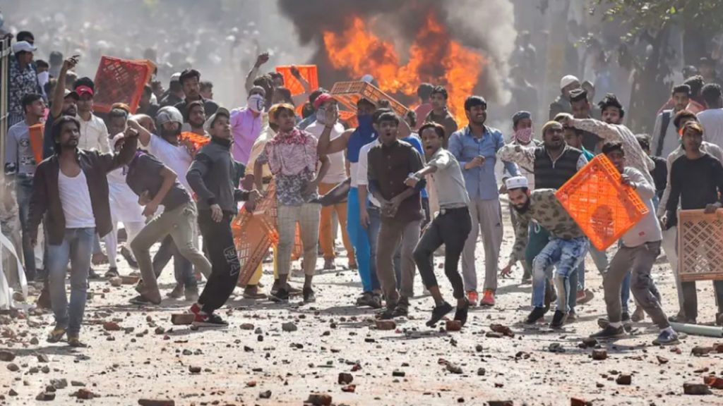 पुलिस ने कहा कि इस साजिश के तहत देशभर में हिंसा फैलाने की कोशिश हुई, जिसमें...