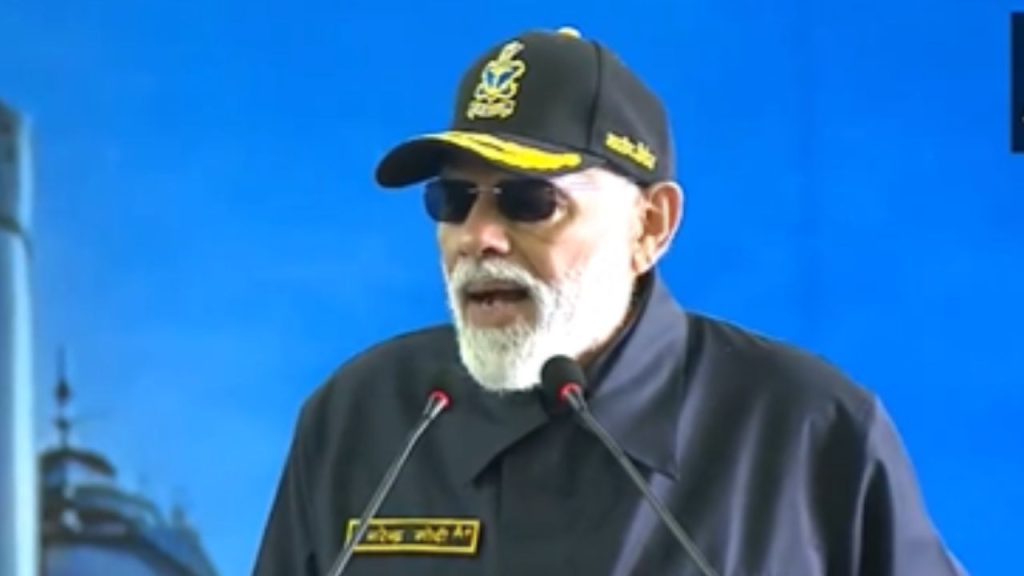 PM Narendra Modi: प्रधानमंत्री नरेंद्र मोदी ने इस दिवाली गोवा और करवार तट के पास भारत...