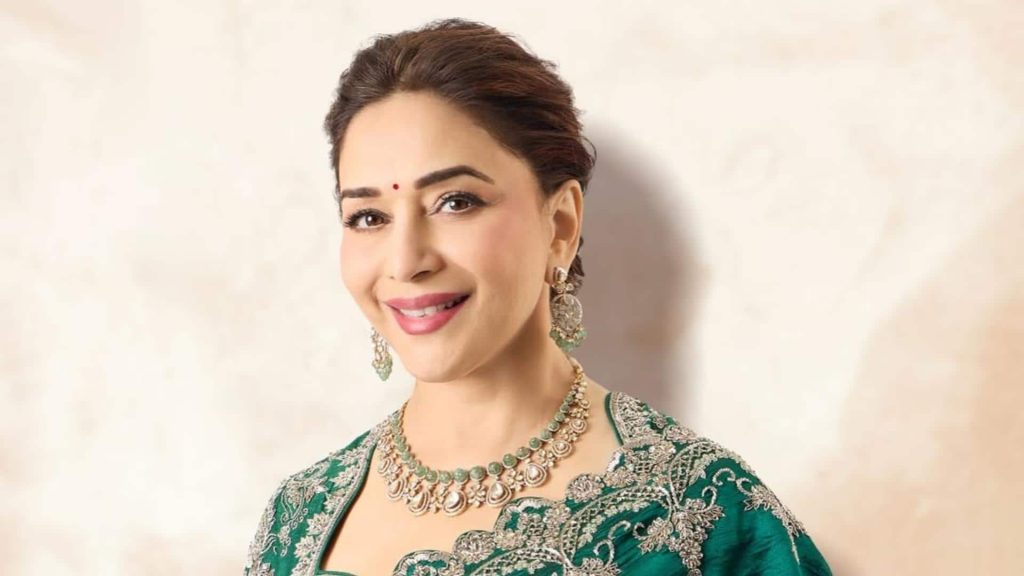 शबाना आजमी के 75वें जन्मदिन पर जमकर नाचीं रेखा और माधुरी दीक्षित, वीडियो हो रहा वायरल