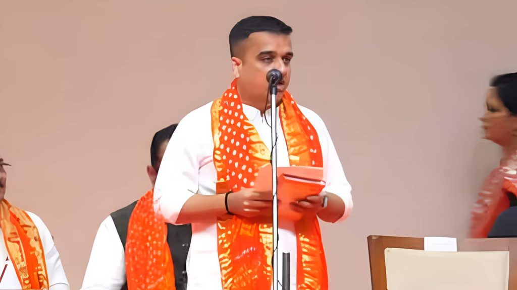 गुजरात: मुख्यमंत्री समेत 26 विधायक बने मंत्री, हर्ष संघवी को उपमुख्यमंत्री पद