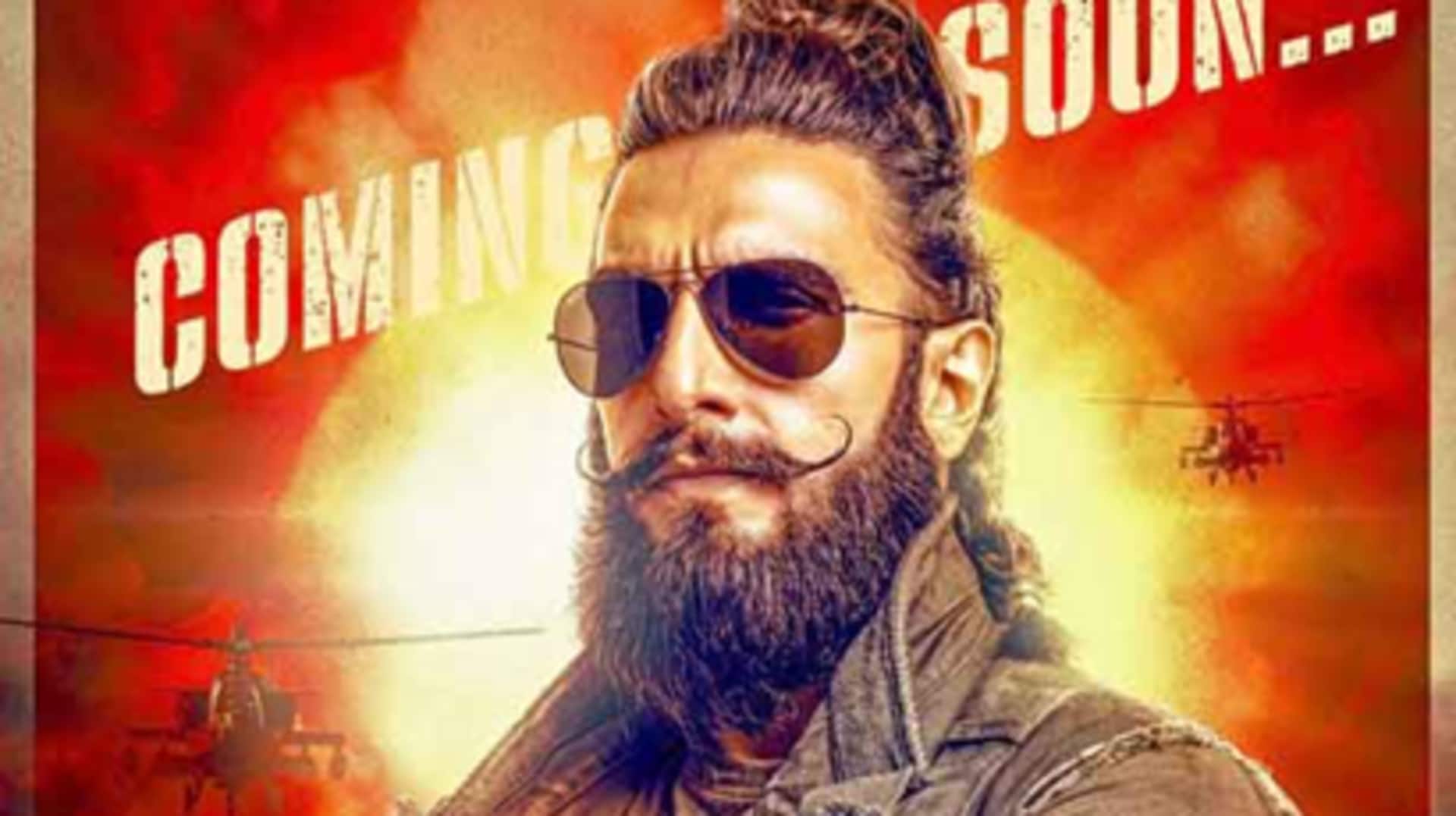 રણવીર સિંહની નવી ફિલ્મનું પહેલું પોસ્ટર રિલીઝ, તેનો ડેશિંગ લૂક જોઈને ચાહકોના દિલના ધબકારા વધી ગયા રણવીર સિંહની નવી ફિલ્મનું પહેલું પોસ્ટર રિલીઝ, તેનો ડેશિંગ લૂક જોઈને ચાહકોના દિલના ધબકારા વધી ગયા