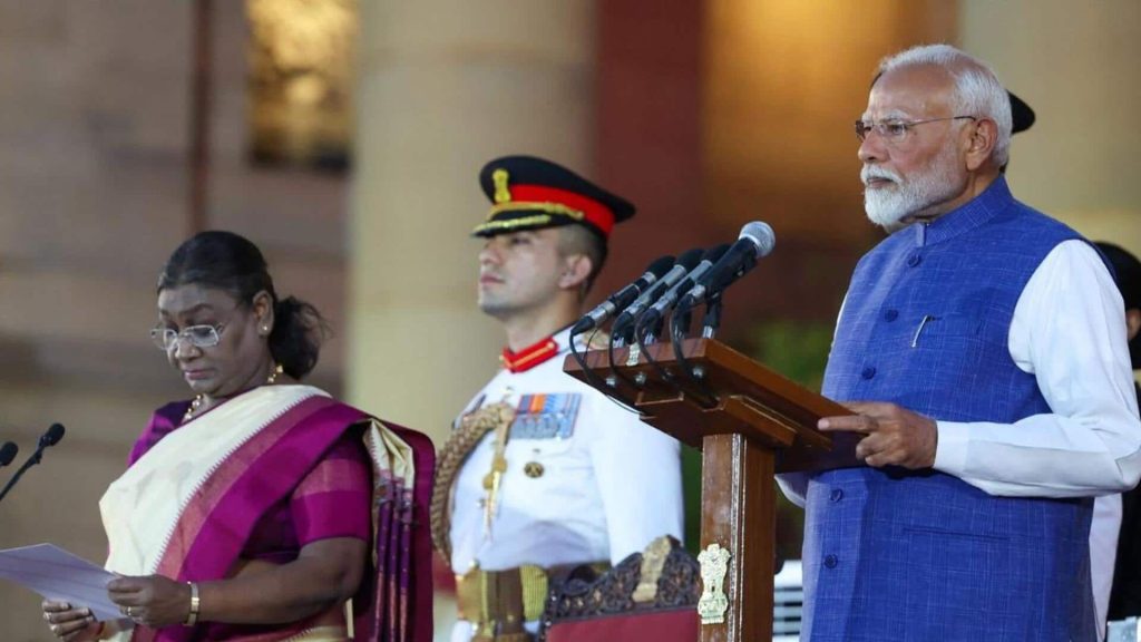 વડા પ્રધાન નરેન્દ્ર મોદીને ગુજરાતથી દિલ્હી સુધીનો નિયમ યાદ આવ્યો, … प्रधानमंत्री नरेंद्र मोदी ने गुजरात से लेकर दिल्ली तक के शासन को याद किया, क्या कहा?