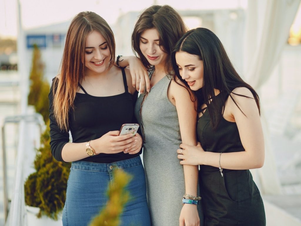 केवल ₹345 से शुरू! 60 दिन वैलिडिटी वाले ये 5 Plans, रोज लें FREE कॉलिंग और डेटा का मज़ा, देखें...