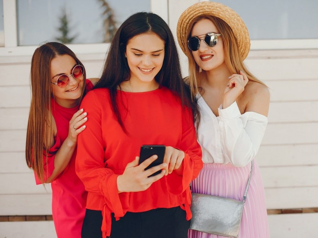 BSNL का Diwali गिफ्ट! सिर्फ 1 रुपए में दे रहा 60GB डेटा, अनलिमिटेड कॉल्स-SMS और फ्री...