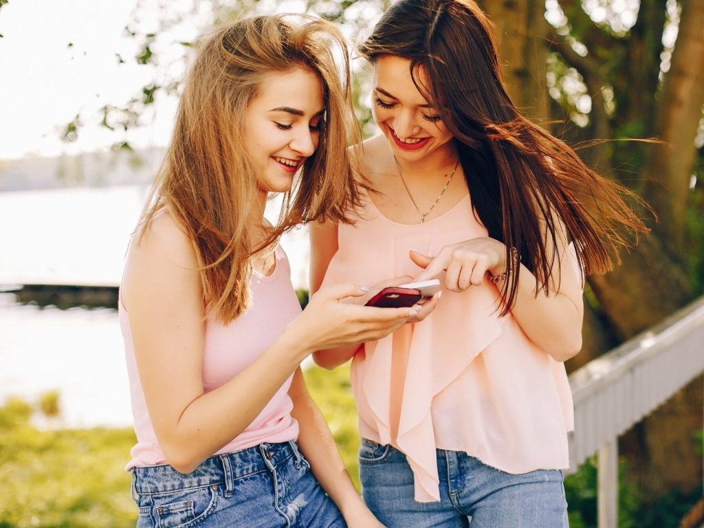 BSNL का दिवाली तोहफा: अब सिर्फ ₹399 में मिलेगा तूफानी स्पीड से चलने वाला 3300GB डेटा, किया 100 रुपए...