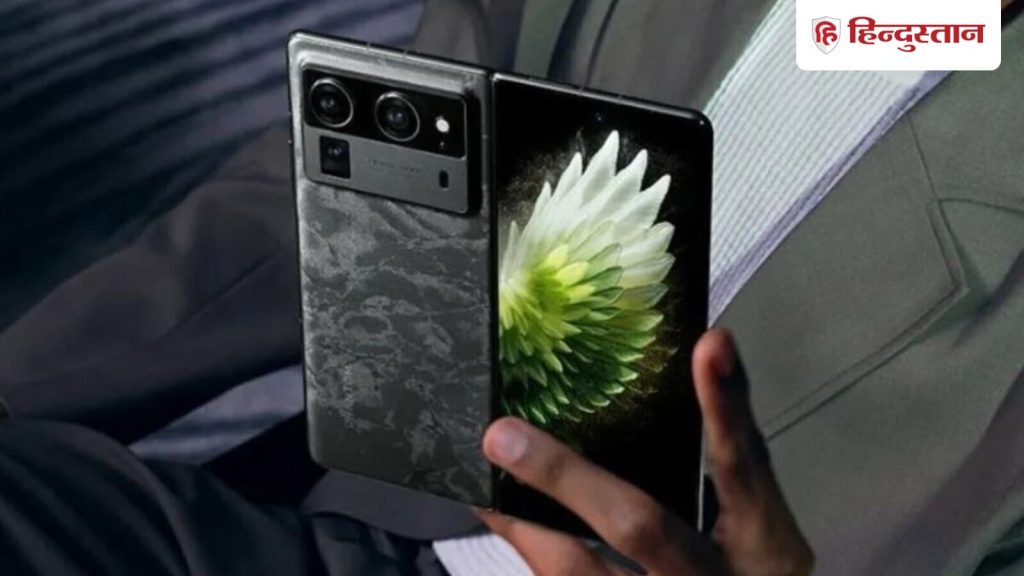 अमेजन ग्रेट इंडियन फेस्टिवल की दिवाली स्पेशल डील में टेक्नो फैंटम V फोल्ड 2...