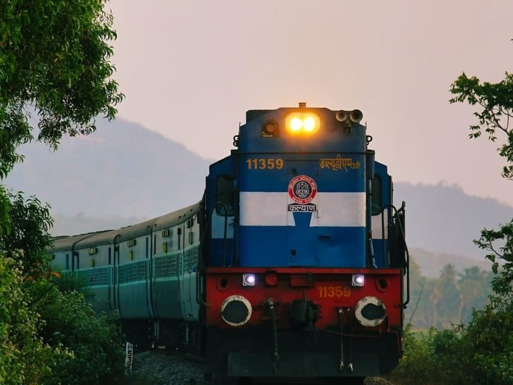 दीवाली-छठ पर Train में चाहिए Confirm Seat तो ऐसे बुक करें Tatkal Ticket, 90% लोगों को नहीं पता ये...