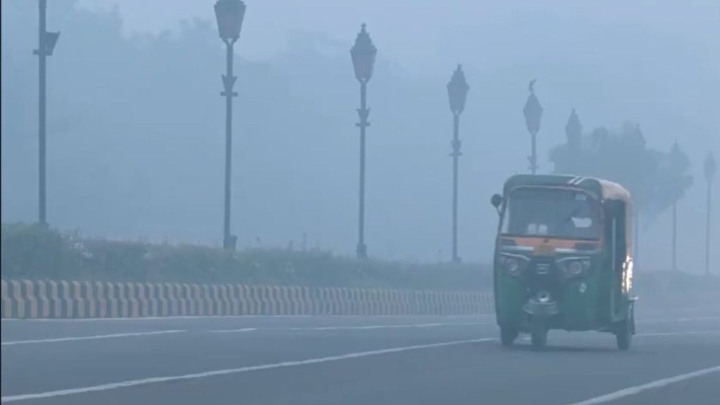 Weather Update: दिल्ली से लेकर यूपी और पहाड़ों तक, आज का दिन देशभर में कैसा रहने वाला...