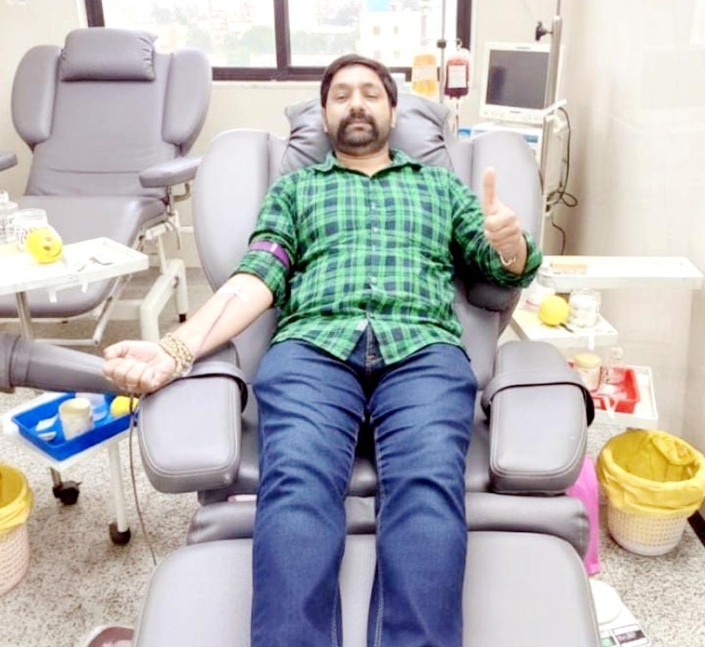 વાપીથી ૫૪ કિ.મી. દૂર પહોંચી આ યુવકે પ્રસૂતા માટે રક્તદાન કર્યું