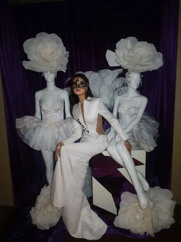 મણિકા વિશ્વકર્મા સફેદ હાથીદાંતના ગાઉનમાં દેવદૂત જેવી દેખાતી હતી, મિસ યુનિવર્સ 2025ના રેડ કાર્પેટ પર ભારતીય સુંદરતાનો દબદબો