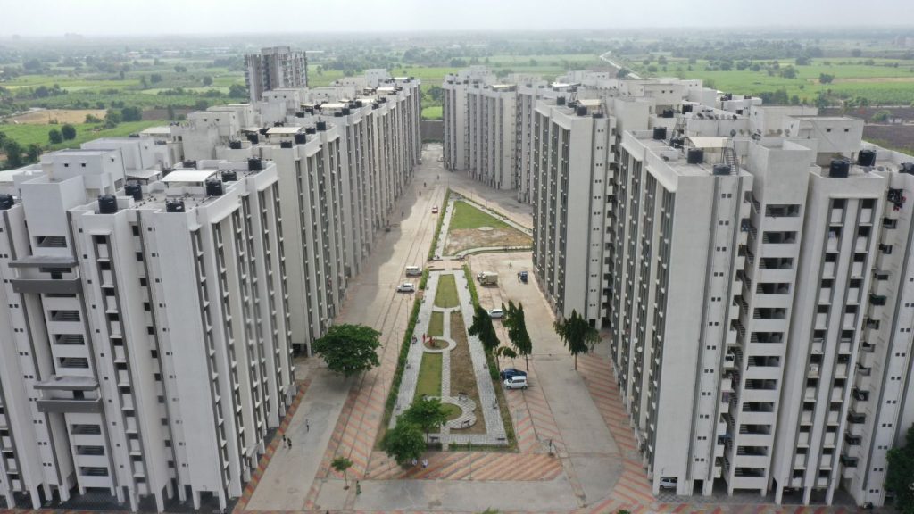 EWS આવાસના ૧૪પ૬ મકાનોનું કામ પૂર્ણ ન કરનાર કોન્ટ્રાક્ટર બ્લેકલિસ્ટ