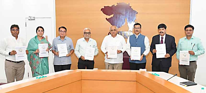 ગુજરાત વહીવટી સુધારણા પંચ GARCનો પાંચમો અહેવાલ મુખ્યમંત્રીને સોંપાયો ગુજરાત વહીવટી સુધારણા પંચ GARCનો પાંચમો અહેવાલ મુખ્યમંત્રીને સોંપાયો