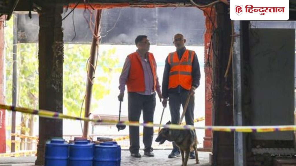 आतंकी डॉ. उमर ने घर पर ही बना रखी थी बम की फैक्ट्री, पाकिस्तान से मिलती थी...