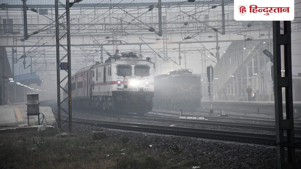 સુપ્રીમ કોર્ટઃ ઓનલાઈન ટિકિટ ધરાવનારને જ કેમ વીમો મળે છે? સુપ્રીમ કોર્ટે રેલવેને પૂછ્યું… Supreme Court: बीमा सिर्फ ऑनलाइट टिकट वालों को क्यों मिलता है? सुप्रीम कोर्ट ने रेलवे से पूछ लिया बड़ा...