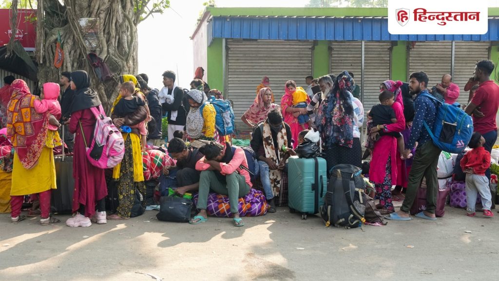 SIR का खौफ: पश्चिम बंगाल से वापस भाग रहे अवैध बांग्लादेशी...