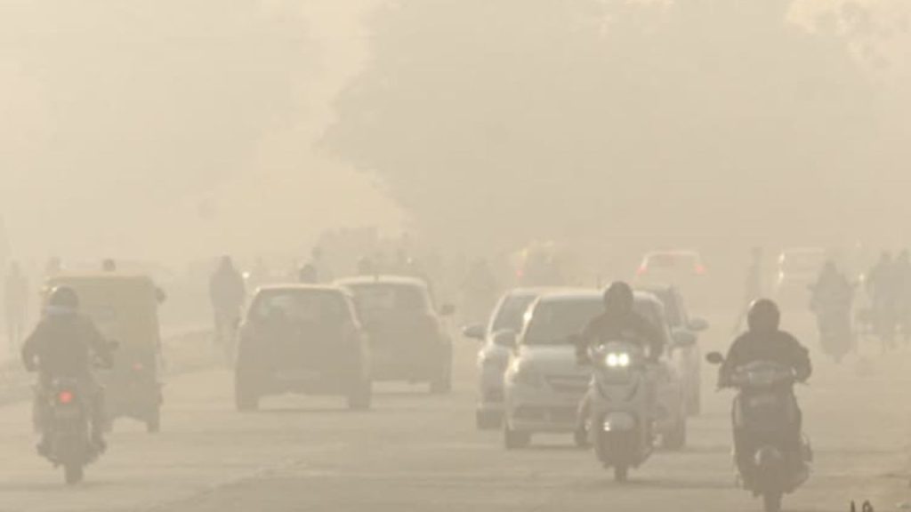 वर्क फ्रॉम होम कैंसिल, स्कूलों में हाइब्रिड मॉडल समाप्त, जानें ग्रैप 3 हटने के बाद दिल्ली में अब क्या है खुला और क्या है...