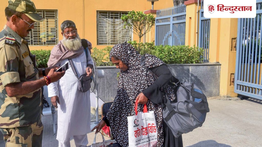 SIRના આવા ડરથી 500 બાંગ્લાદેશીઓ બંગાળમાંથી ભાગી ગયા; BSFએ શું કર્યું? SIR का ऐसा खौफ, बंगाल से भाग खड़े हुए 500 बांग्लादेशी; BSF ने क्या...