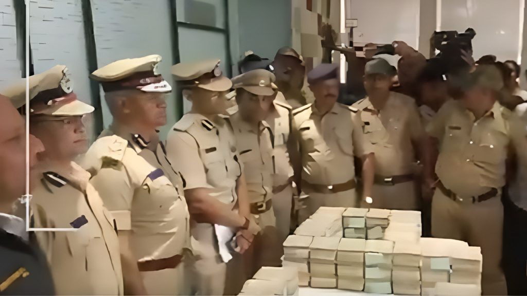 बेंगलुरु डकैती कांड का सनसनीखेज खुलासा, कांस्टेबल सहित 3 गिरफ्तार, दिनदहाड़े हुई थी 7 करोड़ की लूट | Bengaluru robbery case 3 accused including constable...