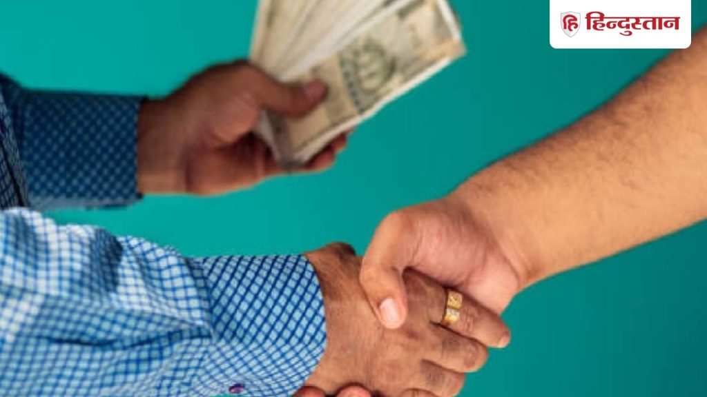 रिश्वतखोरी के आरोप में फंसे जज साहब, मनचाहा फैसला सुनाने के लिए 15 लाख रुपए घूस लेने के...