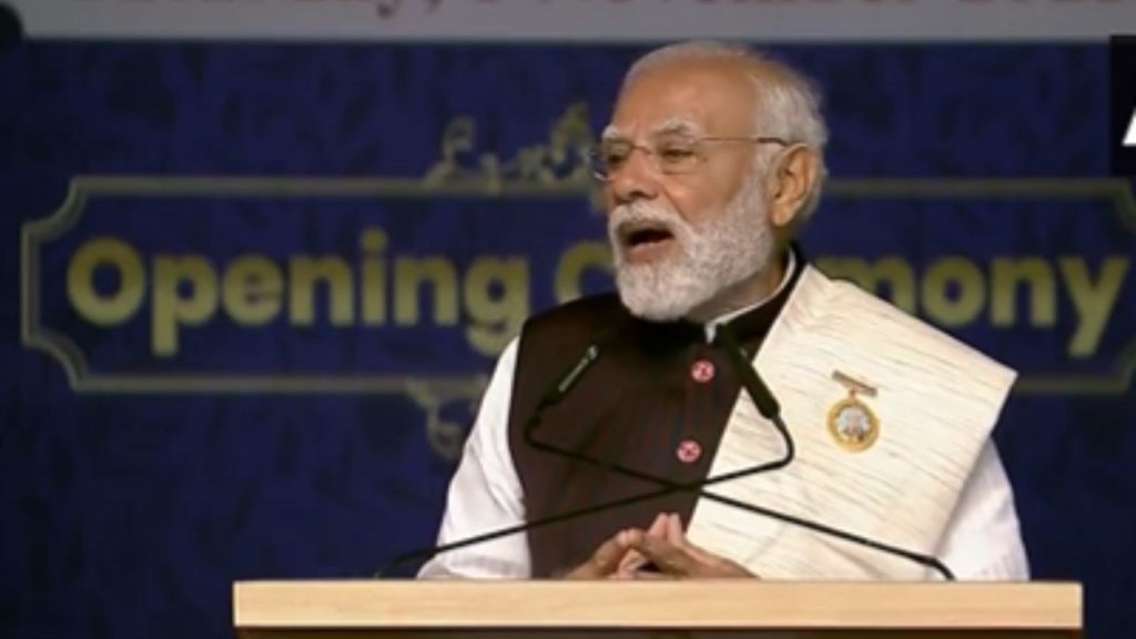 छत्तीसगढ़ के 25वें स्थापना दिवस पर प्रधानमंत्री नरेंद्र मोदी ने राज्य का...