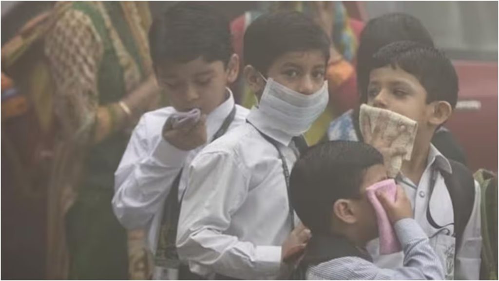 दिल्ली के स्कूलों में आउटडोर एक्टिविटीज पर लगा बैन, और खराब हुआ AQI | Delhi bans School outdoor activities amid air pollution Worsens...