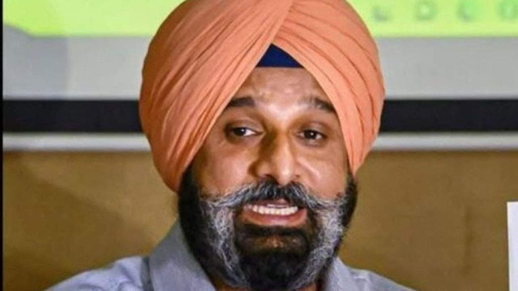 शिरोमणि अकाली दल (शिअद) के नेता व पूर्व मंत्री बिक्रम सिंह मजीठिया पर...