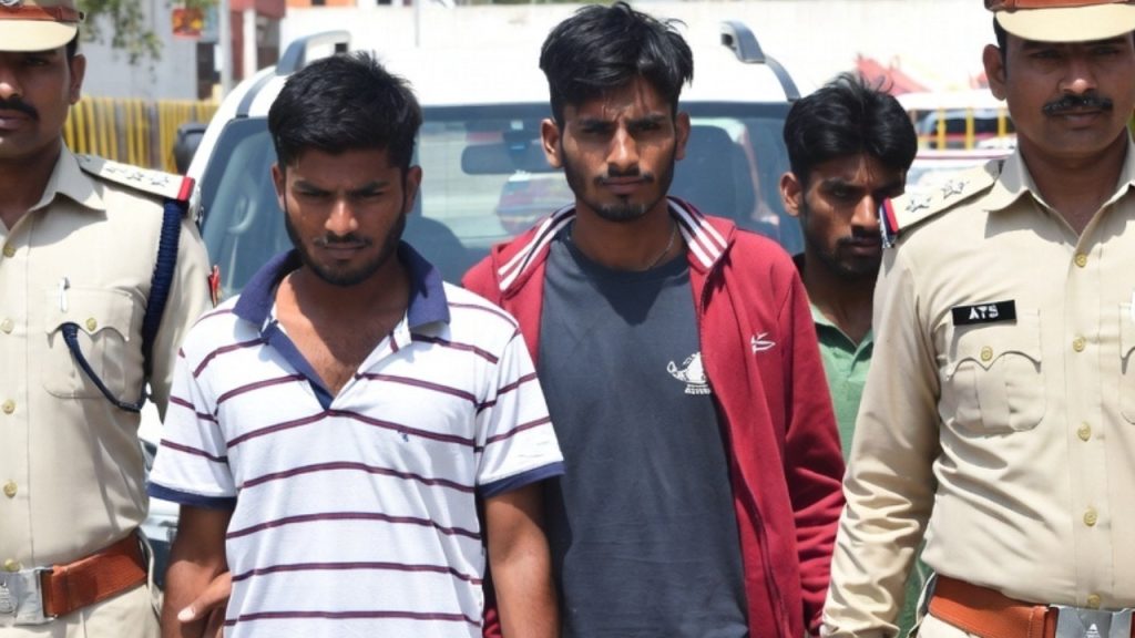 एटीएस के अधिकारियों के मुताबिक, यह गिरोह न केवल विस्फोटक हमलों की तैयारी...