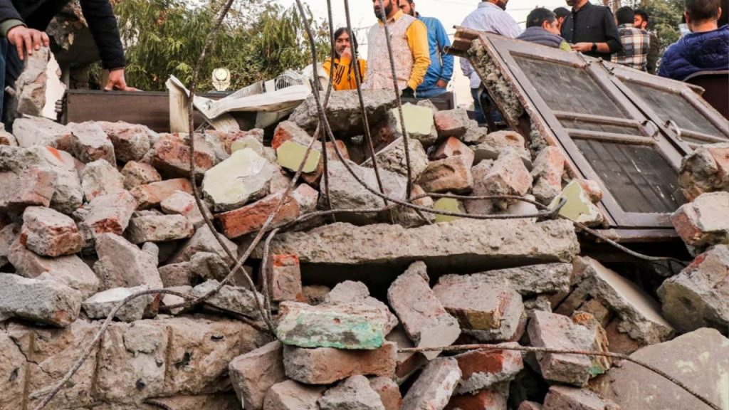 विध्वंस का आदेश किसने दिया? जम्मू में मुस्लिम पत्रकार के घर बुलडोजर चलाने पर डिप्टी CM ने उठाए सवाल | Journalist Arfaz Deng&rsquo;s house demolished, Deputy Chief Minister Surinder Choudhary demands...