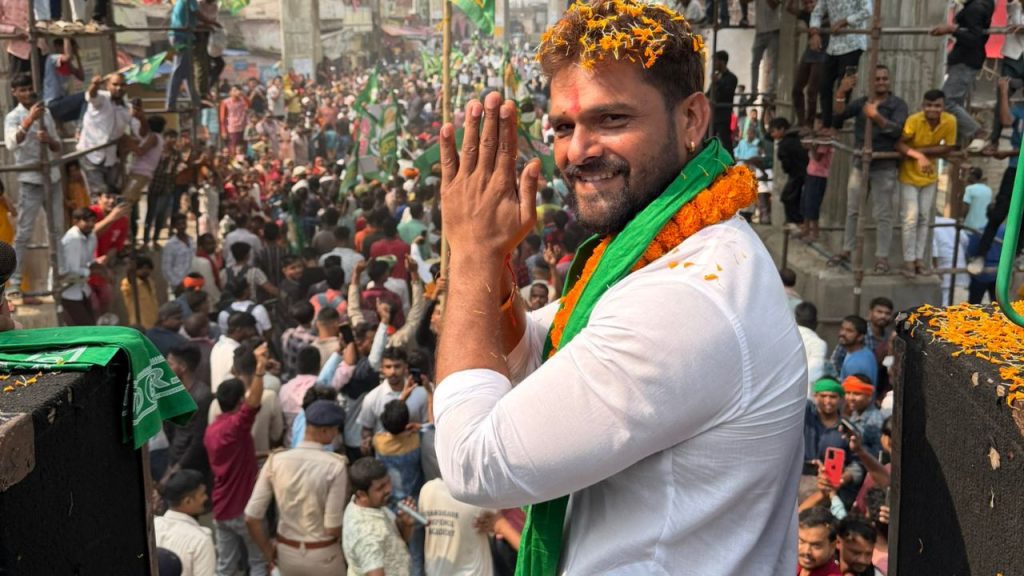 यह नोटिस ऐसे समय में जारी किया गया है जब खेसारी लाल यादव बिहार में अपने...