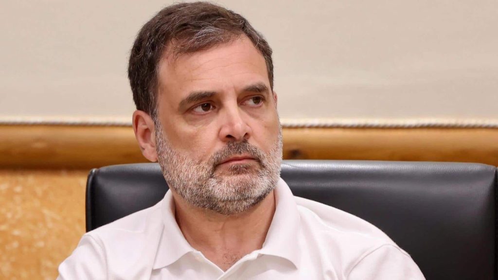 ભાજપે ઉડાવી રાહુલ ગાંધીની મજાક, કહ્યું- હારની સદી ફટકારવાથી 5 ડગલાં દૂર भाजपा ने राहुल गांधी का मजाक उड़ाया, कहा- हार का शतक लगाने से 5 कदम दूर