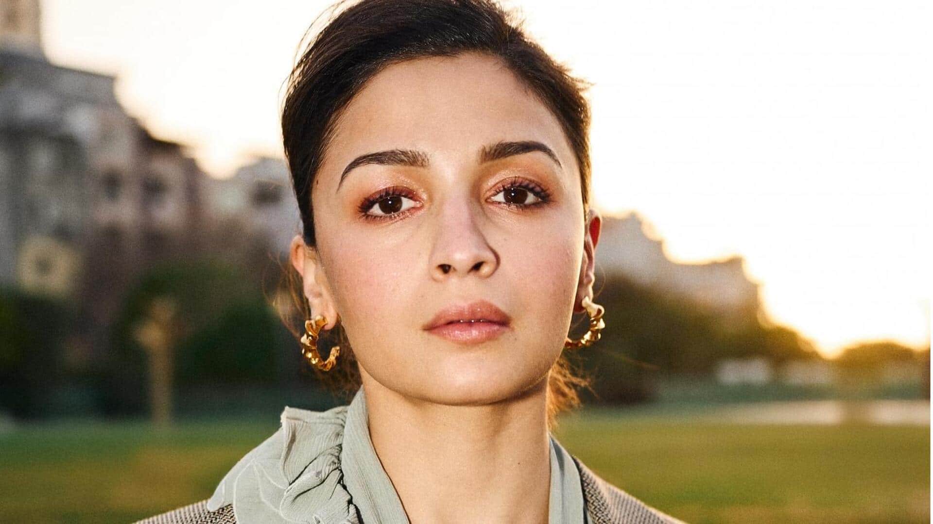 દિલ્હી બ્લાસ્ટથી આલિયા ભટ્ટનું હૃદય હચમચી ગયું હતું, તેણે ભાવુક થઈને આ લખ્યું હતું દિલ્હી બ્લાસ્ટથી આલિયા ભટ્ટનું હૃદય હચમચી ગયું હતું, તેણે ભાવુક થઈને આ લખ્યું હતું