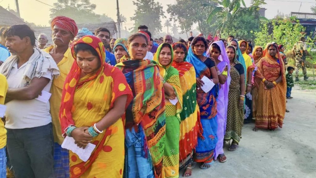 बिहार में पहले चरण की वोटिंग खत्म, 60 प्रतिशत हुआ मतदान; जानें दिनभर क्या-क्या हुआ