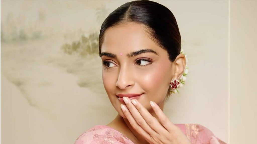 सोनम कपूर दूसरी बार बनने वाली हैं मां, कुछ इस अंदाज में किया प्रेग्नेंसी का ऐलान