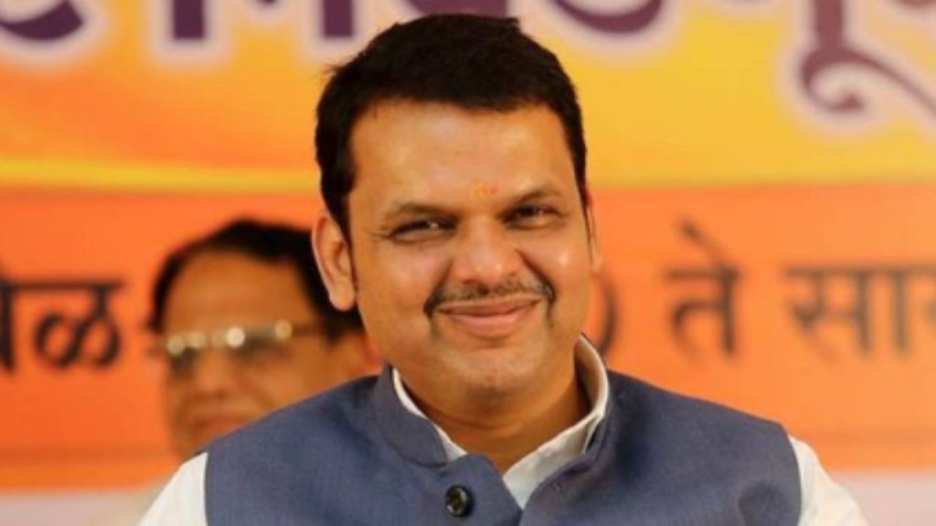 फडणवीस सरकार ने स्थानीय युवाओं को रोजगार देने के लिए बड़ा फैसला लिया है. जी...