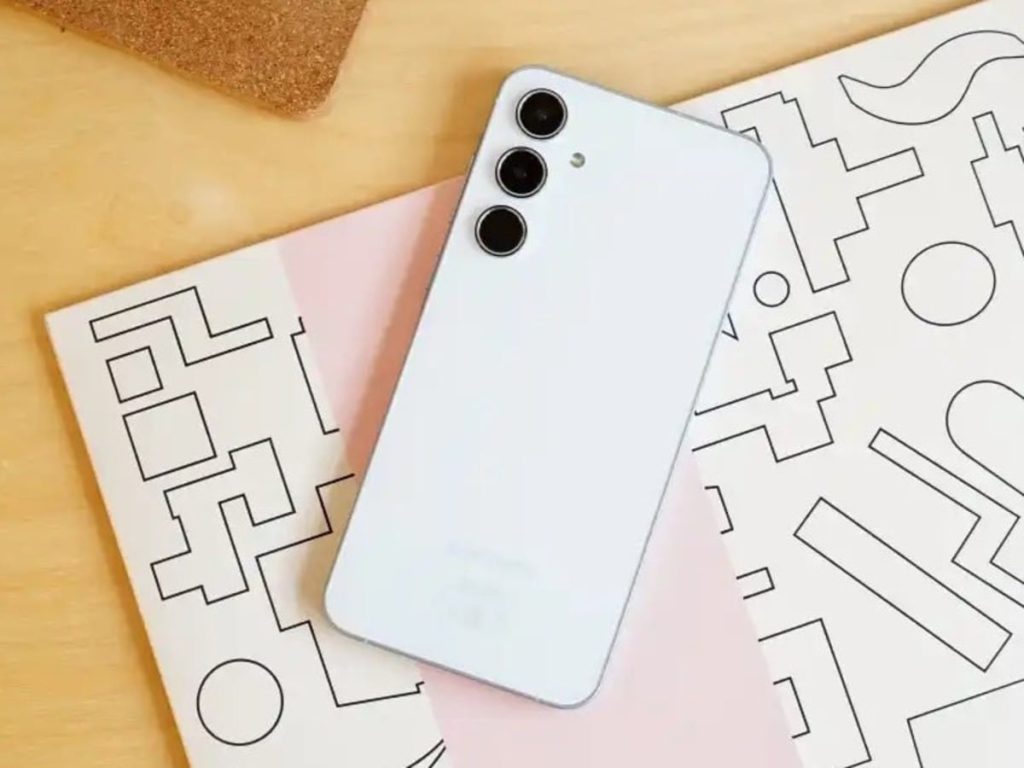 ₹40,000 वाला Samsung का Best Selling फोन हुआ पूरे 15,288 रुपए सस्ता, मिलेगा सिर्फ ₹23,461 में; 4 साल चलेगा...