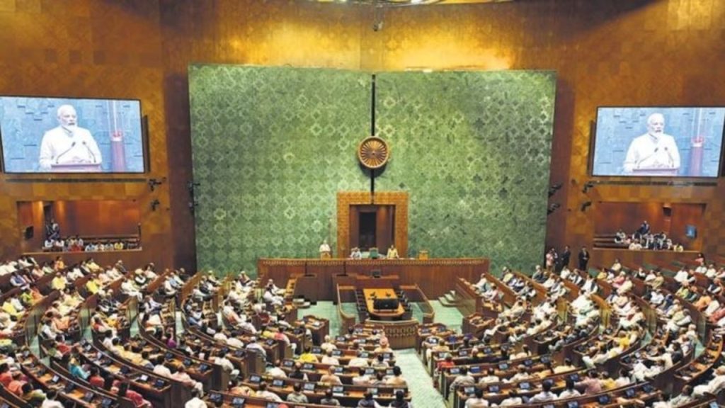 गांधी परिवार पर FIR से लेकर बंगाल में SIR तक..., संसद के शीतकालीन सत्र में इन मुद्दों पर है हंगामे का आसार | Parliament Winter Session Set for Stormy FIR against gandhi family TMC DMK SP Slam SIR...