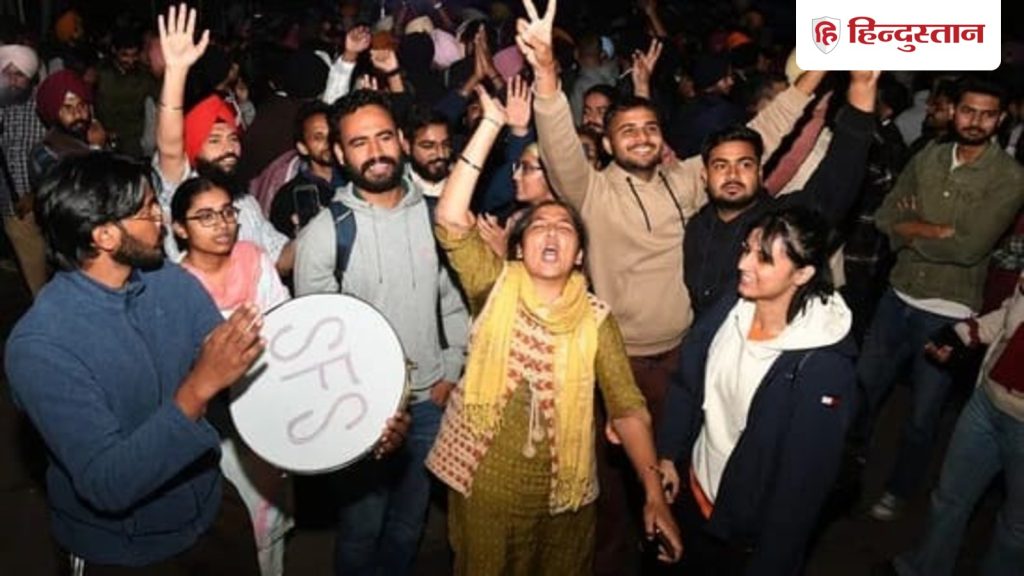 લાંબા વિરોધ બાદ કેન્દ્ર સરકારનો યુ-ટર્ન, પંજાબ યુનિવર્સિટીમાં ચૂંટણીની તારીખો… लंबे विरोध के बाद केंद्र सरकार का यू-टर्न, पंजाब यूनिवर्सिटी में चुनाव की तारीखें...