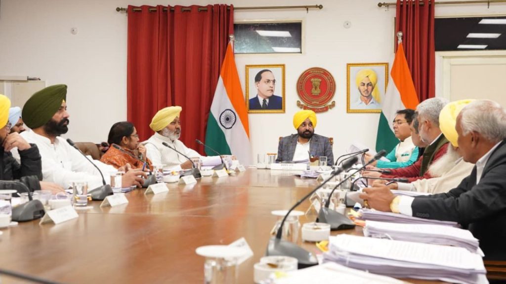 पंजाब सरकार ने जनता की स्वास्थ्य के लिए उठाया कदम, 300 स्पेशलिस्ट डाक्टरों को सूचीबद्ध करने की दी सहमति | cm mann government approved empanelment of 300 specialist doctors in 12 important...