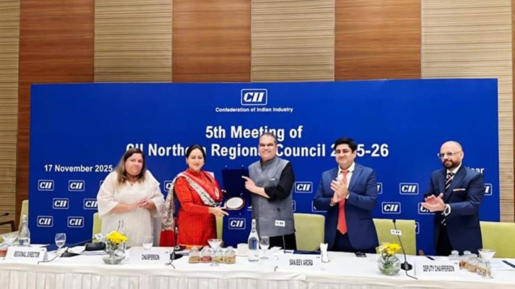 CII नॉर्दर्न रीजन की चेयरपर्सन श्रीमती अंजलि सिंह ने मंत्री संजीव अरोड़ा का...