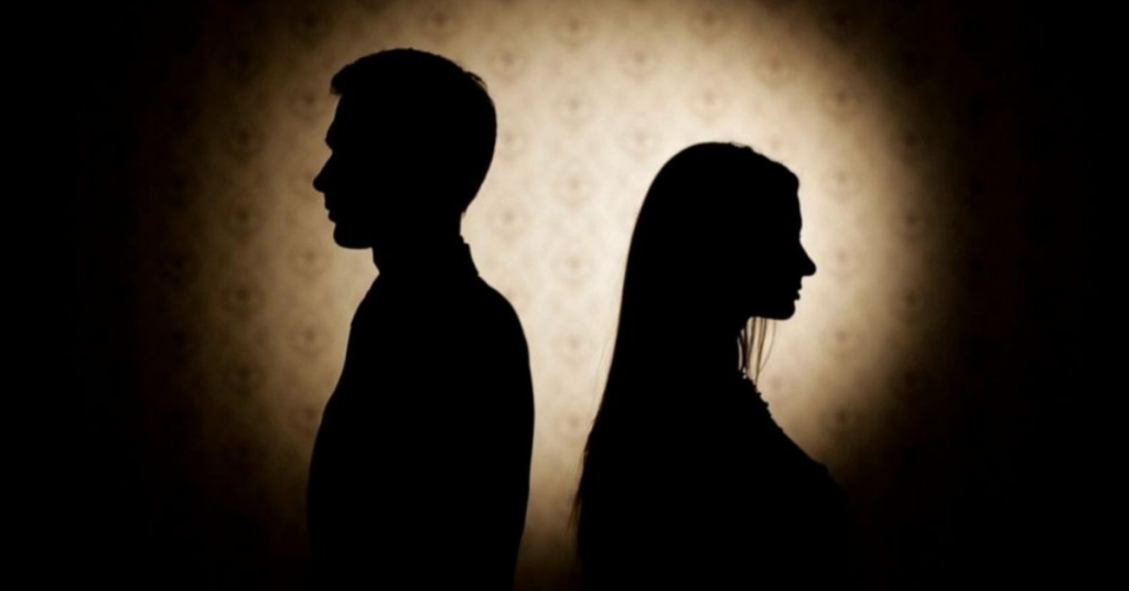 Mandvi political leader extramarital affair: માંડવીમાં રાજકીય નેતા સામે પત્નીની ગંભીર ફરિયાદ: લગ્નેત્તર સંબંધ અને હિંસાના આક્ષેપોથી હલચલ - Mandvi Political Leader Extramarital Affair - Newz...