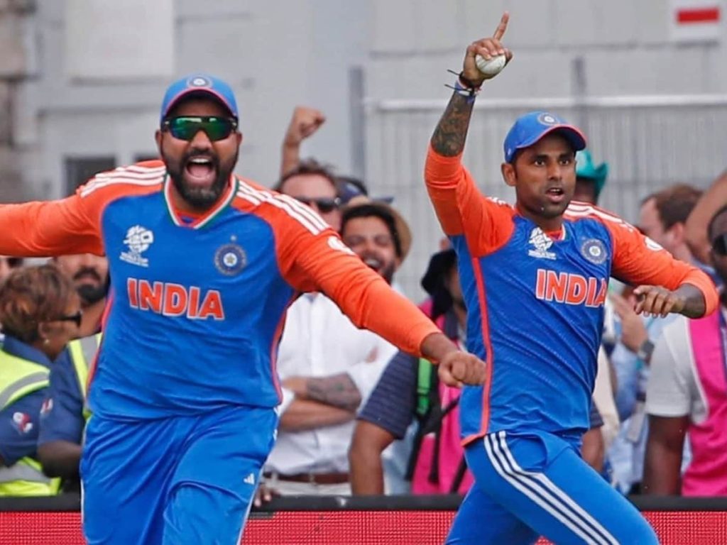 सूर्यकुमार यादव ने तोड़ा रोहित शर्मा के छक्कों का रिकॉर्ड, नंबर-1 भारतीय बन रचा...