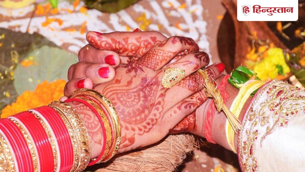 લગ્નના દિવસે દુલ્હનનો અકસ્માત, પછી હોસ્પિટલમાં થઈ વિધિ, કેરળમાં લગ્ન એક ફિલ્મ જેવા… शादी के दिन दुल्हन का एक्सीडेंट, फिर अस्पताल में हुई रस्में, केरल में विवाह फिल्म जैसा...