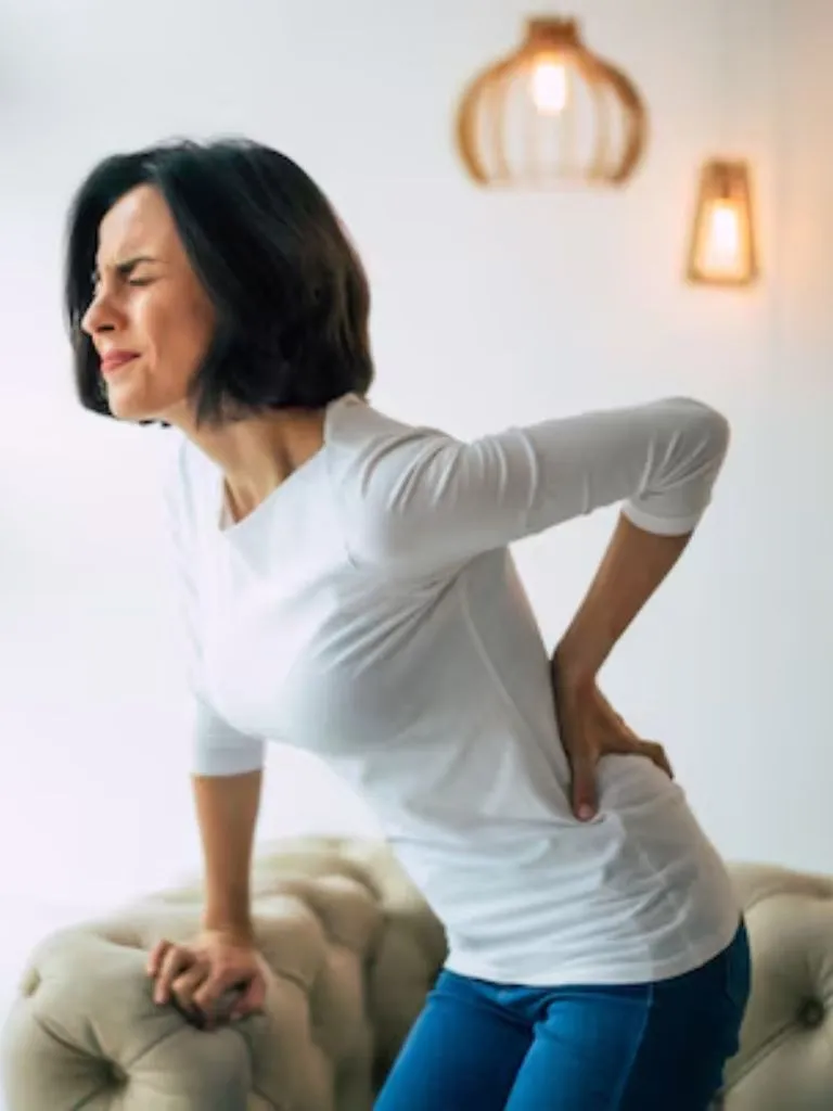 શું તમને શિયાળો આવતા જ ઉઠવા અને બેસવામાં તકલીફ પડી રહી છે? આ ટિપ્સ વડે જડતા અને પીડાથી છુટકારો મેળવો