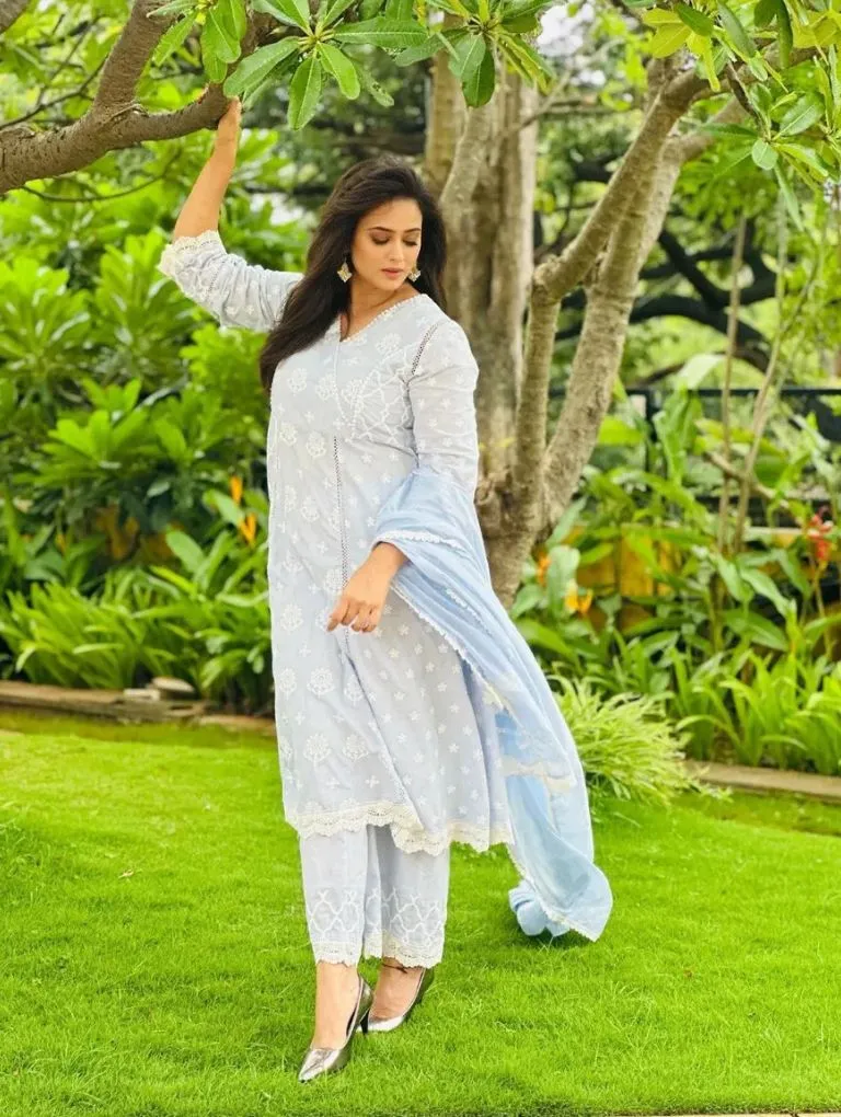 45 વર્ષની ઉંમરે પણ શ્વેતા તિવારીની ફેશન સેન્સ અદભૂત, માતા ટ્રાય કરી શકે છે આ લુક