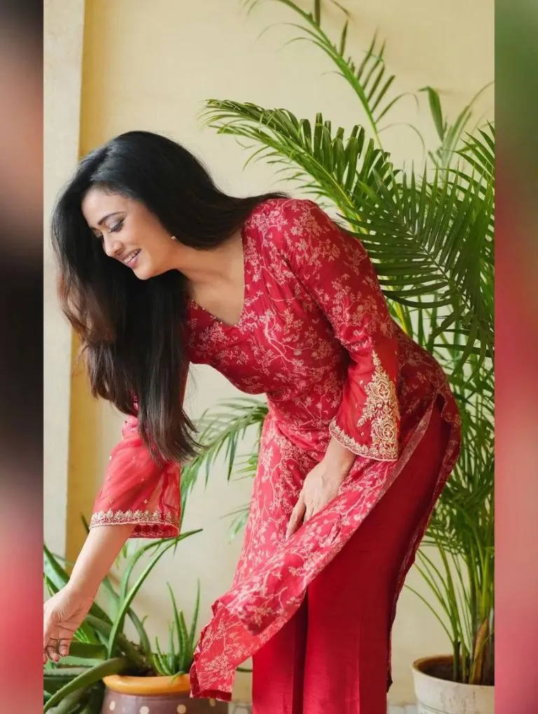 45 વર્ષની ઉંમરે પણ શ્વેતા તિવારીની ફેશન સેન્સ અદભૂત, માતા ટ્રાય કરી શકે છે આ લુક