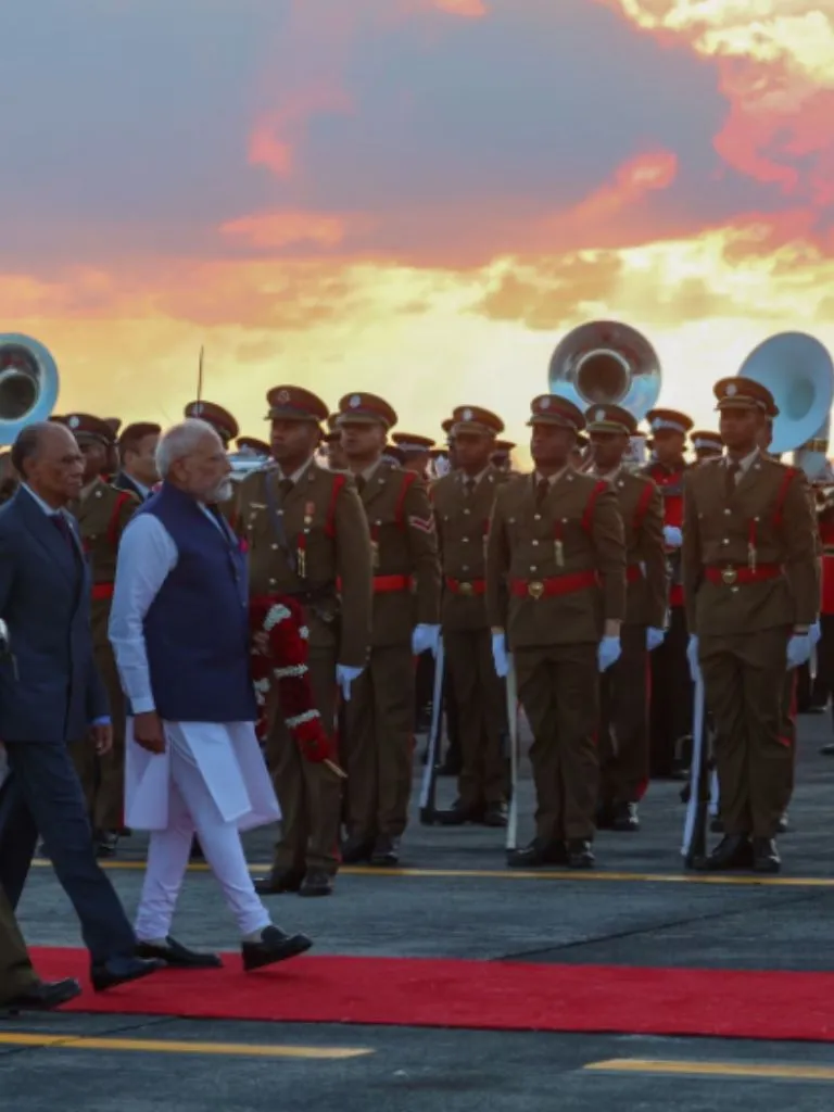 મંદિરો, સરહદો, નિર્દોષ સ્મિત અને વિશ્વ મંચ - પીએમ મોદીની આ તસવીરો પોતાનામાં એક વાર્તા છે