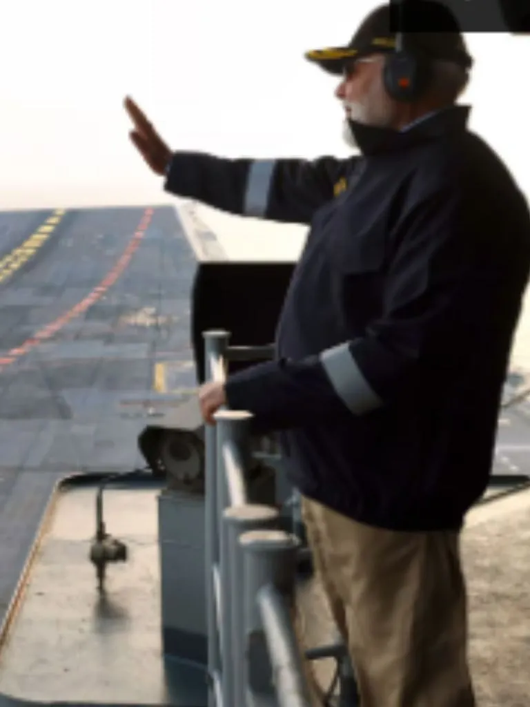 મંદિરો, સરહદો, નિર્દોષ સ્મિત અને વિશ્વ મંચ - પીએમ મોદીની આ તસવીરો પોતાનામાં એક વાર્તા છે