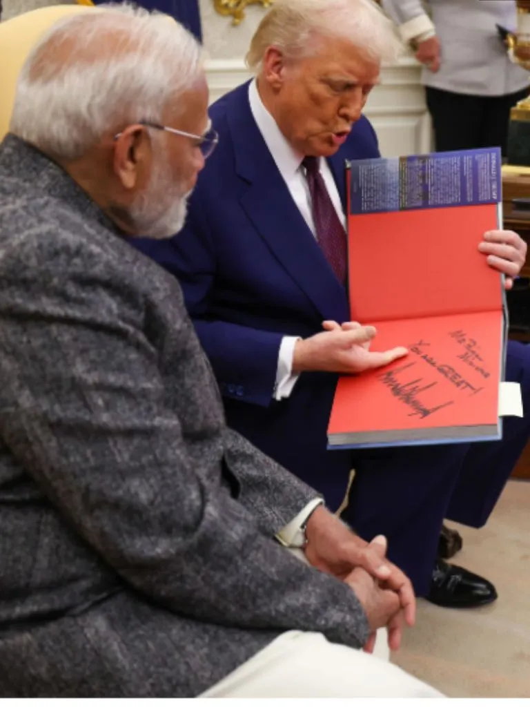 મંદિરો, સરહદો, નિર્દોષ સ્મિત અને વિશ્વ મંચ - પીએમ મોદીની આ તસવીરો પોતાનામાં એક વાર્તા છે